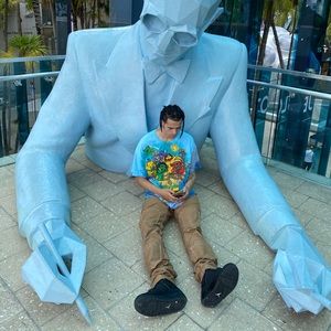 Meet your Posher, Markas